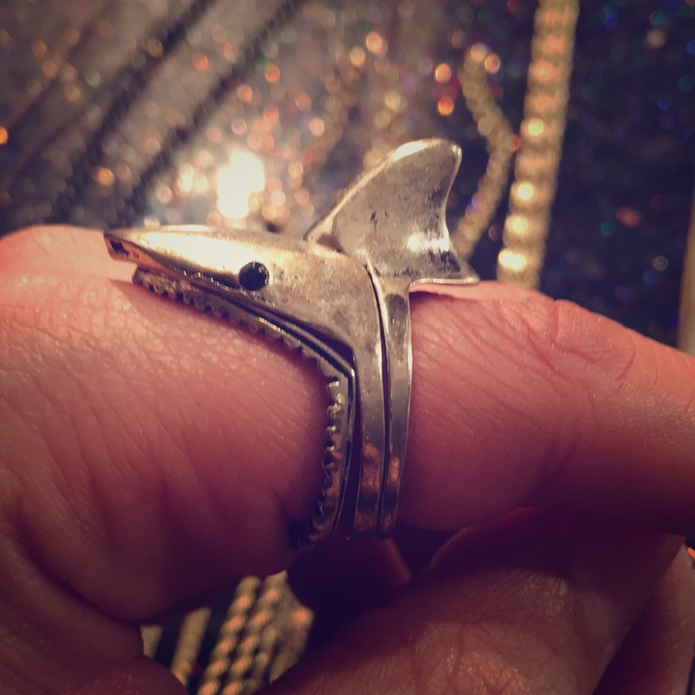 A 3 ring set of a shark 🦈